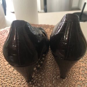 Jessica Simpson Metallic Brown pumps